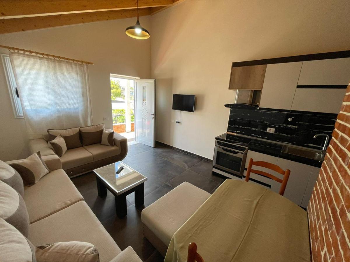 Guest Rooms Arbri Vlorë Exteriör bild