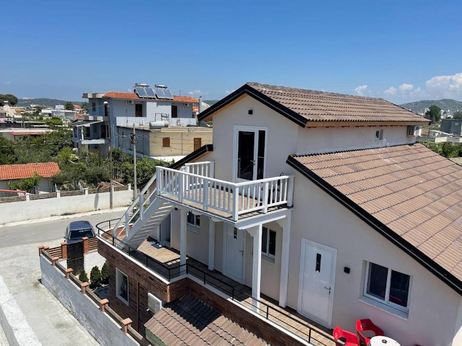 Guest Rooms Arbri Vlorë Exteriör bild